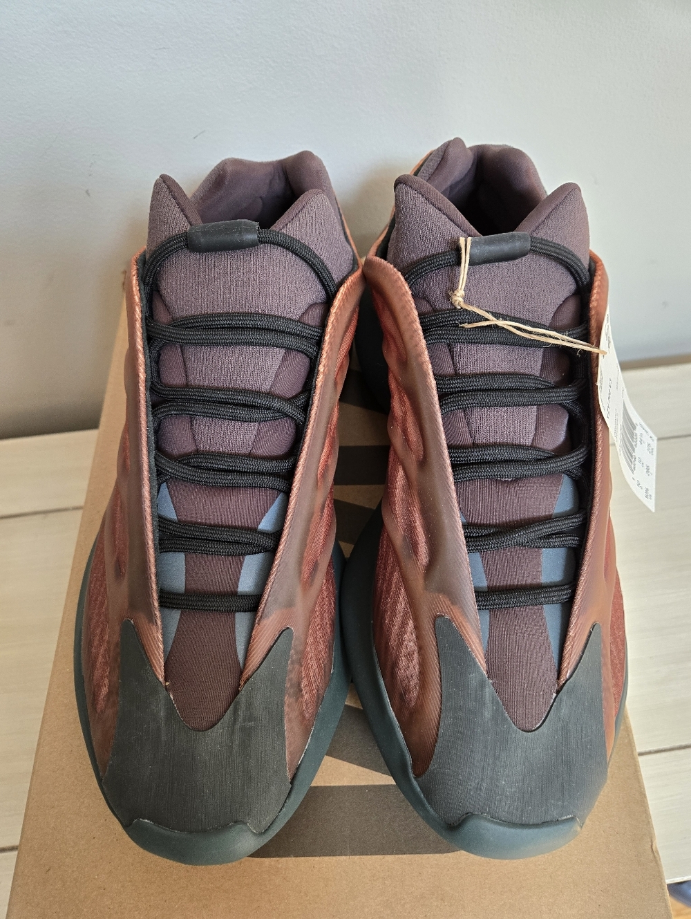 Adidas Yeezy 700 V3 'Copper Fade' Men's Lifestyle Shoes GY4109 Size 10.5 - Picture 4 of 13